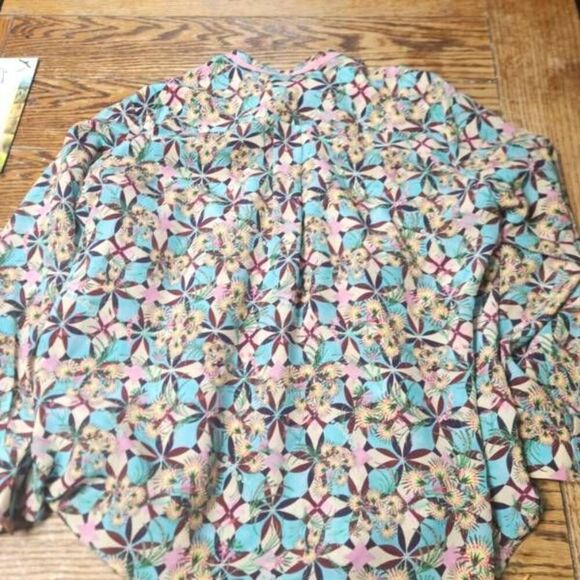 Saloni blue&pink patterned button down shirt sz. 8 - Picture 3 of 4